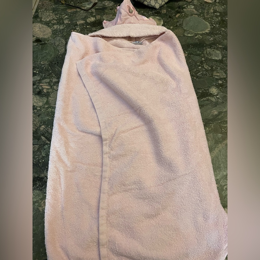 Princess hooded bath towel